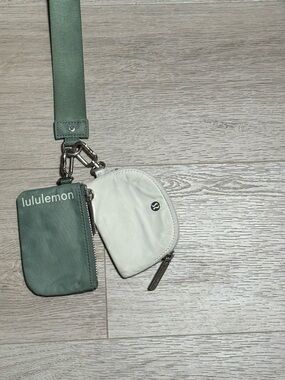 lululemon athletica Green and Cream Key & Card Holder Strap